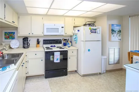 4540 NE Sandpebble Trace Stuart FL 34996