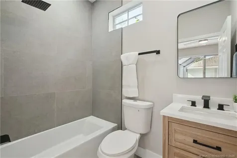 1018 Carolina Circle SW Vero Beach FL 32962