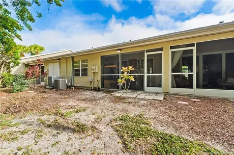 1656 SE Green Acres Circle Port St Lucie FL 34952