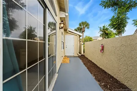 1656 SE Green Acres Circle Port St Lucie FL 34952