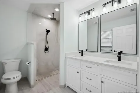 6361 SE Phillips Bend Avenue Stuart FL 34997