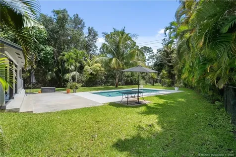 6361 SE Phillips Bend Avenue Stuart FL 34997