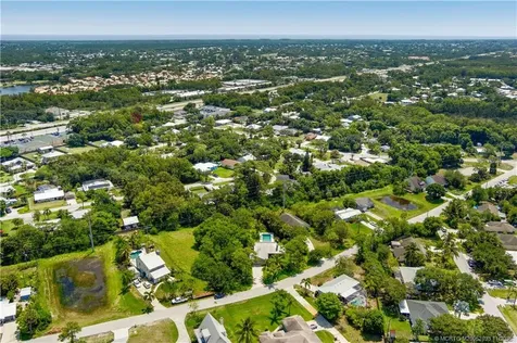 6361 SE Phillips Bend Avenue Stuart FL 34997