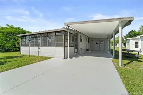2733 SW Thunderbird Trail Stuart FL 34997