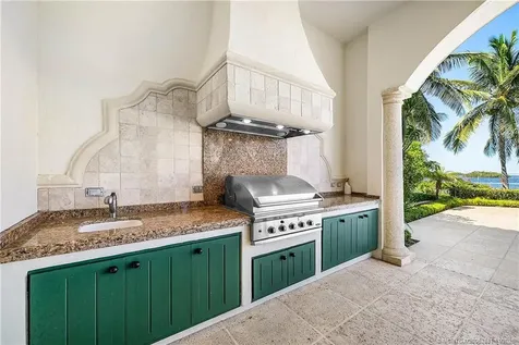 6381 SE Harbor Circle Stuart FL 34996