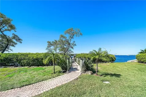 6381 SE Harbor Circle Stuart FL 34996