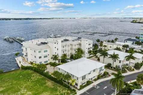 53 SE Seminole Street Stuart FL 34994