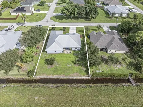 1538 SW Abacus Avenue Port St Lucie FL 34953