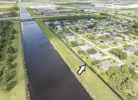 1538 SW Abacus Avenue Port St Lucie FL 34953