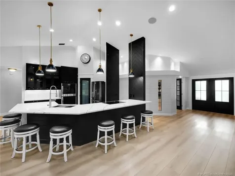 8025 SW Yachtsmans Drive Stuart FL 34997