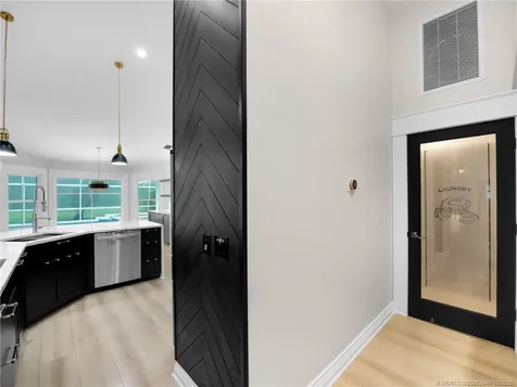 8025 SW Yachtsmans Drive Stuart FL 34997