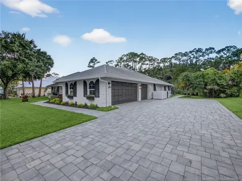8025 SW Yachtsmans Drive Stuart FL 34997
