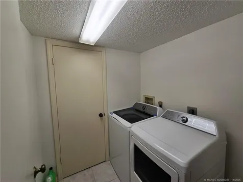 316 NE Edgewater Drive Hutchinson Island FL 34996