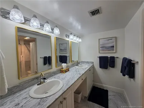 316 NE Edgewater Drive Hutchinson Island FL 34996