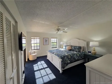 316 NE Edgewater Drive Hutchinson Island FL 34996