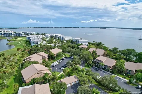 316 NE Edgewater Drive Hutchinson Island FL 34996