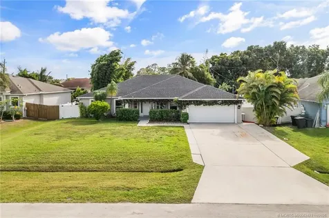 1074 SW Eckard Avenue Port St Lucie FL 34953