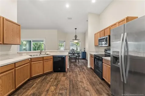 1074 SW Eckard Avenue Port St Lucie FL 34953