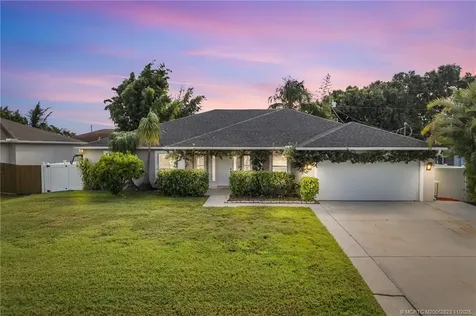 1074 SW Eckard Avenue Port St Lucie FL 34953