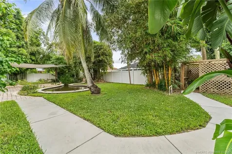 1074 SW Eckard Avenue Port St Lucie FL 34953