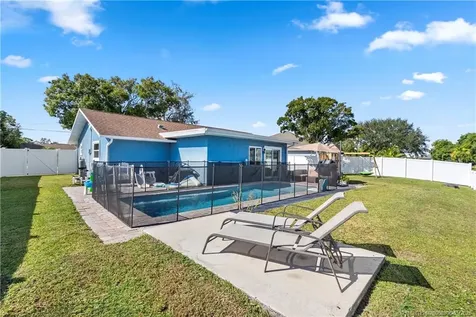 2932 SE Buccaneer Circle Port St Lucie FL 34952