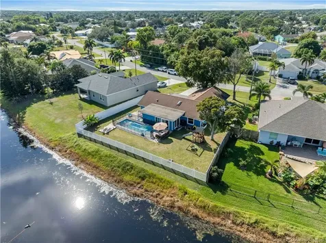 2932 SE Buccaneer Circle Port St Lucie FL 34952