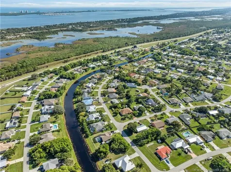 2932 SE Buccaneer Circle Port St Lucie FL 34952