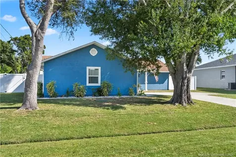 2932 SE Buccaneer Circle Port St Lucie FL 34952