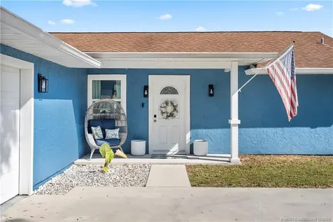 2932 SE Buccaneer Circle Port St Lucie FL 34952