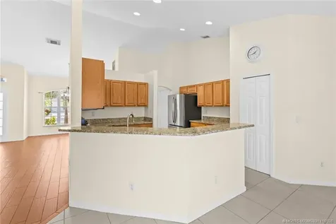 2661 SW Fairgreen Road Port St Lucie FL 34987