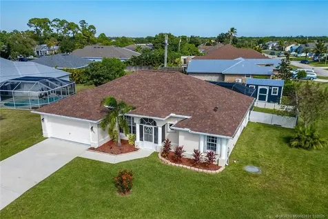 2661 SW Fairgreen Road Port St Lucie FL 34987