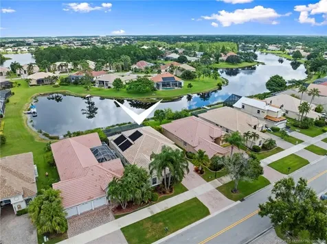 660 SW Lake Charles Circle Port St Lucie FL 34986