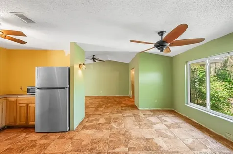 4123 N Old Dixie Highway Fort Pierce FL 34946