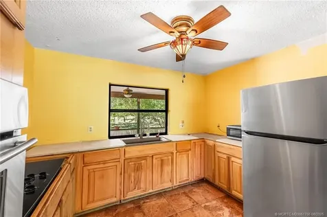 4123 N Old Dixie Highway Fort Pierce FL 34946