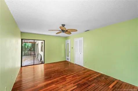 4123 N Old Dixie Highway Fort Pierce FL 34946