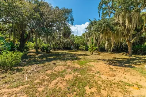 4123 N Old Dixie Highway Fort Pierce FL 34946