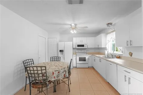 5662 Travelers Way Fort Pierce FL 34982