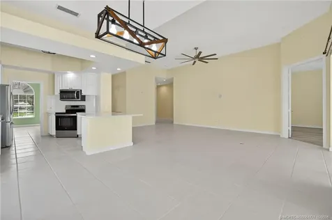 8952 SE Eldorado Way Hobe Sound FL 33455