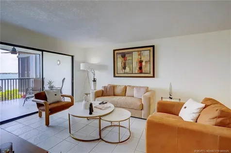 10 NE Plantation Road Stuart FL 34996