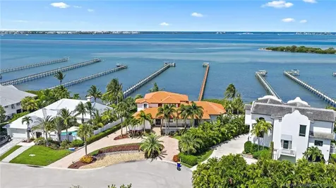 14 Herons Nest Sewalls Point FL 34996