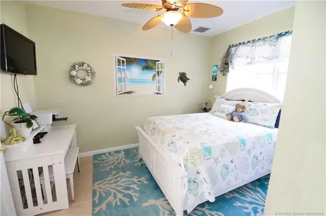 471 NW Blue Lake Drive Port St Lucie FL 34986