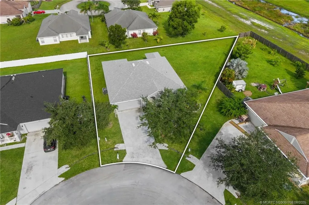 6906 NW Kowal Court Port St Lucie FL 34986