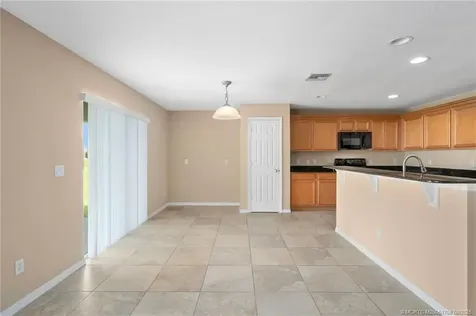 6906 NW Kowal Court Port St Lucie FL 34986