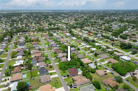 1013 SW Fisherman Avenue Port St Lucie FL 34953