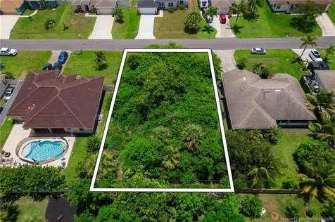 1013 SW Fisherman Avenue Port St Lucie FL 34953