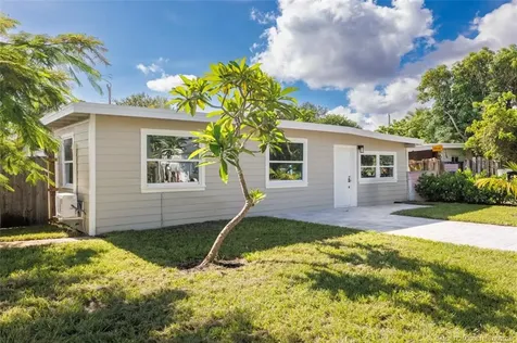 1073 NE Orange Avenue Jensen Beach FL 34957