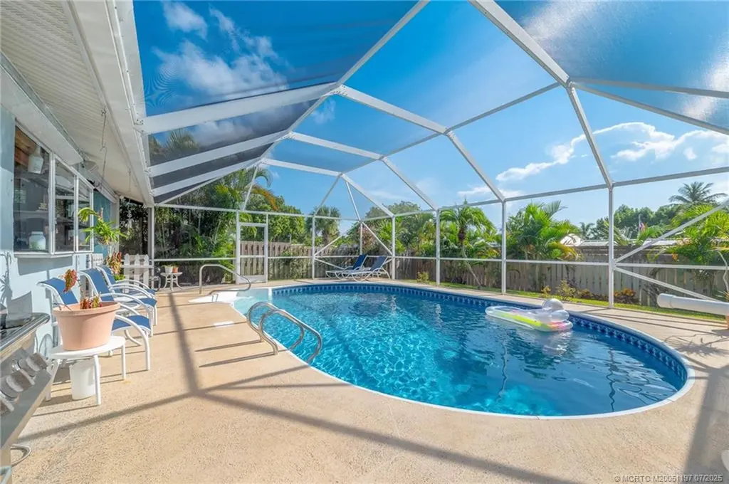 8681 SE Eagle Avenue Hobe Sound FL 33455