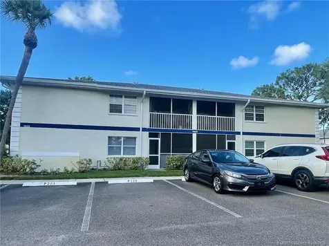 1522 SE Royal Green Circle Port St Lucie FL 34952