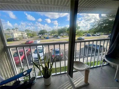 1522 SE Royal Green Circle Port St Lucie FL 34952