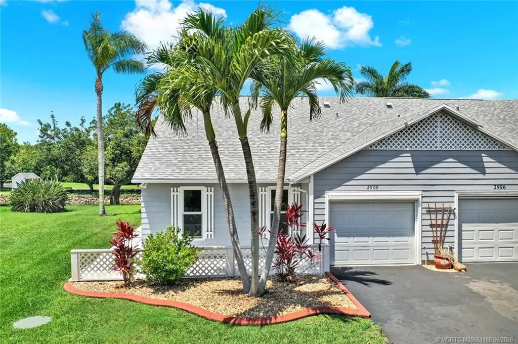 2508 SE Tropical East Circle Port St Lucie FL 34952